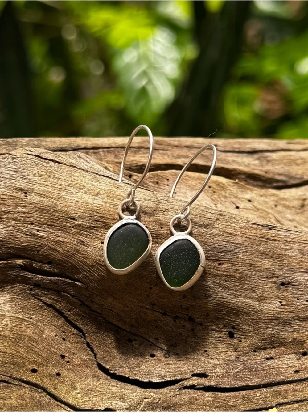 Green sea glass Handmade sterling silver drop earrings - Picture 2 of 4